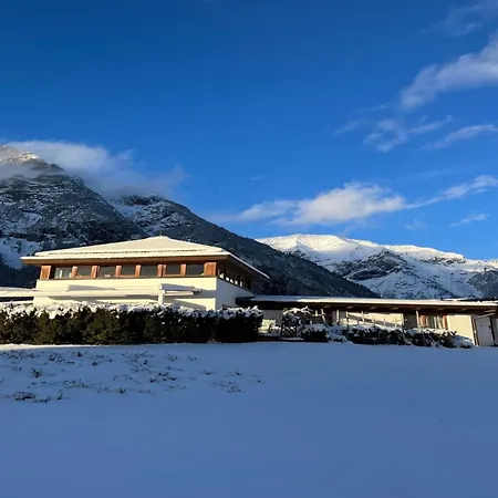 With Trail & Mountain Views, Cleaning Included Tatil Evi *